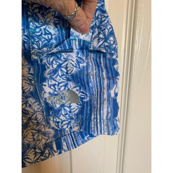 The North Face shorts size 8 women's blue botanical print - Picture 5 of 6
